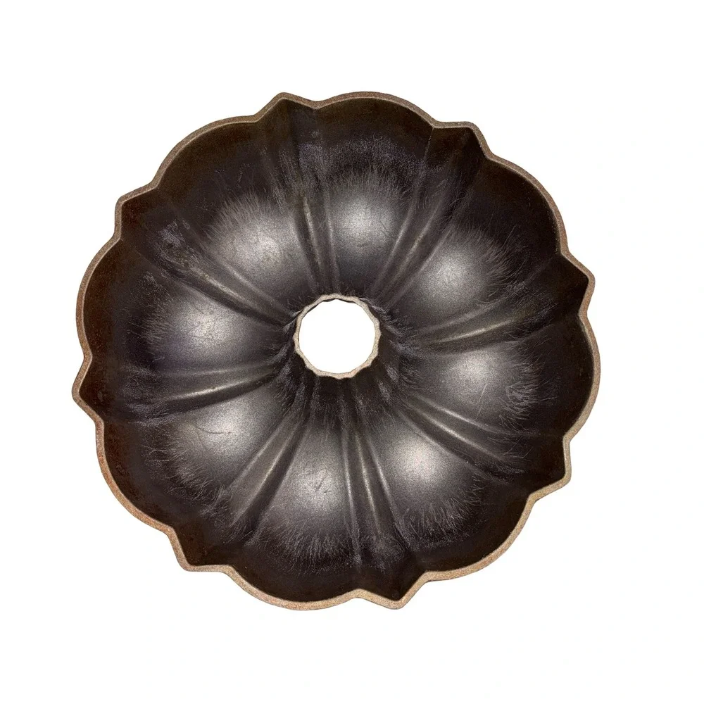 Vintage Nordic Ware Bundt Fluted Tube Pan Cream Cast Aluminum Cake Mold USA Made
